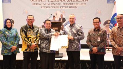 Bupati Tangerang Serahkan Jabatan Ketua Umum AKKOPSI Kepada Walikota Banjarmasin