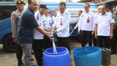 Pj Andi Ony: Kolaborasi Dan Gotong Royong Penyaluran Bantuan Air Bersih Patut Dicontoh