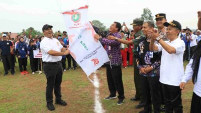 Sambut HUT PGRI Ke- 78 dan HGN, Sekda Buka Olahraga Guru