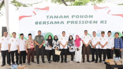 Pj Bupati Tangerang Bersama Forkopimda Tanam Pohon Serentak Dengan Presiden