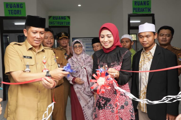 Pj Bupati Tangerang Resmikan BLK Komunitas Ponpes Assalam Kecamatan Kemiri