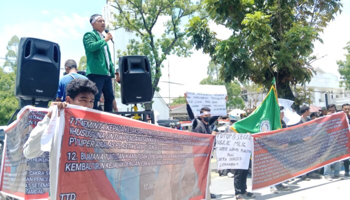 BEM UMN AW Medan Langsungkan Aksi Unjuk Rasa Perihal Persoalan PT Super Andalas Plastik & PT Cakra Sukses Logamindo
