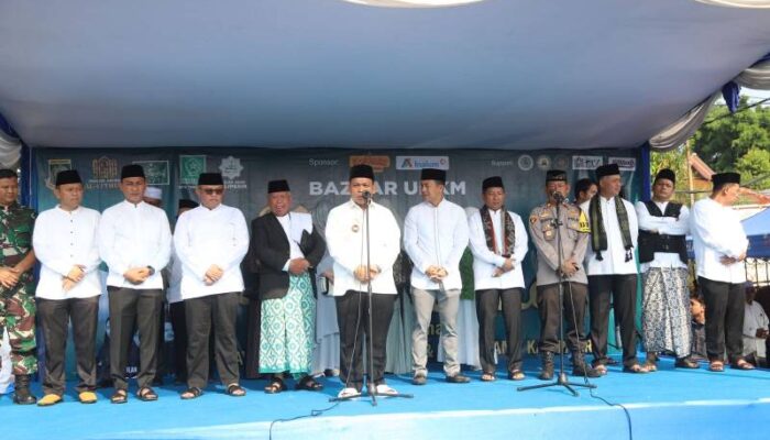Ribuan Jemaah Ikuti Arak-Arakan Perahu dan Gunungan Muludan Al Ittihad Kota Tangerang