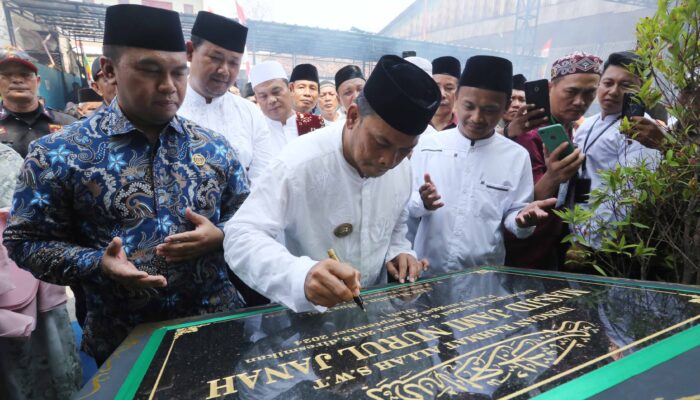 Resmikan Masjid Lingkungan, Dr. Nurdin: Jadikan Pusat Pengembangan Potensi Masyarakat