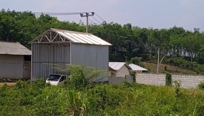 Warga Keluhkan Bau Menyengat Diduga Berasal dari Kandang Ayam tak tempuh perijinan