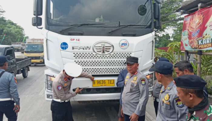 Dishub Gelar Operasi Penertiban Angkutan Barang Tambang di Perbatasan Tangerang-Serang