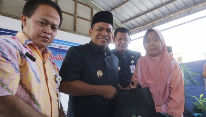 Pemkot Tangerang Salurkan Bantuan Sosial Kepada Keluarga Balita Resiko Stunting