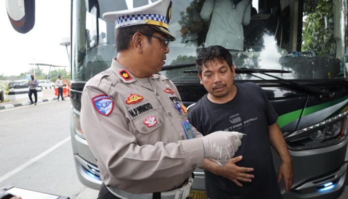 Cegah Kecelakaan, Polda Banten Gelar Tes Narkoba dan Alkohol untuk Sopir Angkutan Umum