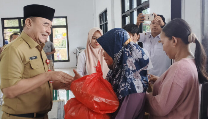 Sekda Kabupaten Tangerang Tinjau Langsung Gerakan Pangan Murah di Kresek dan Kronjo Jelang Idul Fitri