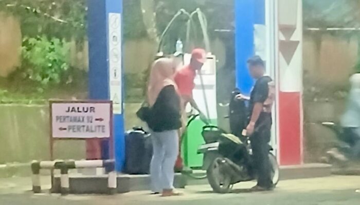 SPBU Picung Pandeglang Nekat Jual BBM Bersubsidi dengan Jerigen, Langgar Aturan Menteri ESDM