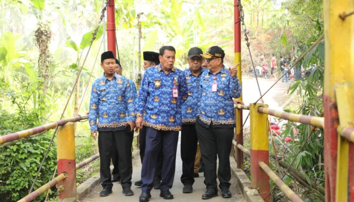 Bupati Tangerang Dorong Kolaborasi dengan Pemkab Bogor untuk Perbaiki Jembatan Vital Desa Babat