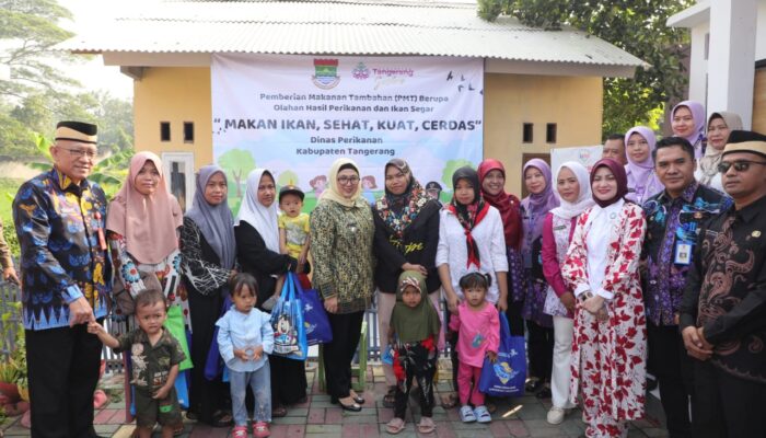 Wabup Intan Gencarkan Gerebek Posyandu, Sasar Stunting dengan Bantuan Ikan Segar