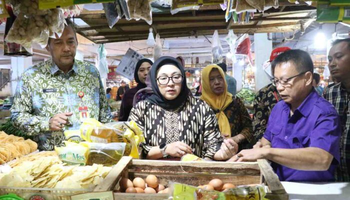 Wabup Intan Turun Tangan, Operasi Pasar Minyak Goreng di Tigaraksa Jadi Angin Segar untuk Warga Tangerang
