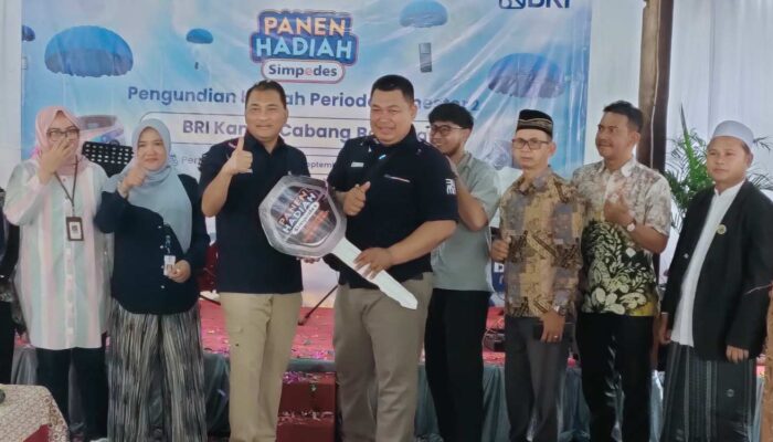 BRI KC Balaraja Gelar Undian Simpedes, Hadiah Mobil Ertiga Dibawa Pulang Nasabah Setia