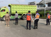 Perintah Wabup Intan, Tim Gabungan Tertibkan Parkir Liar Truk di Pintu Tol Balaraja Barat