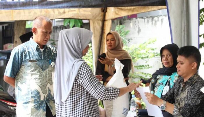 66.245 Keluarga di Kota Tangerang Terima Bansos Beras 20 Kg dari Bapanas