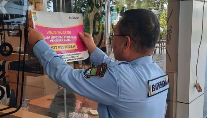 Tunggak Pajak Rp1,5 Miliar, Bapenda Kabupaten Tangerang Tempel Stiker di Sejumlah Restoran Ternama