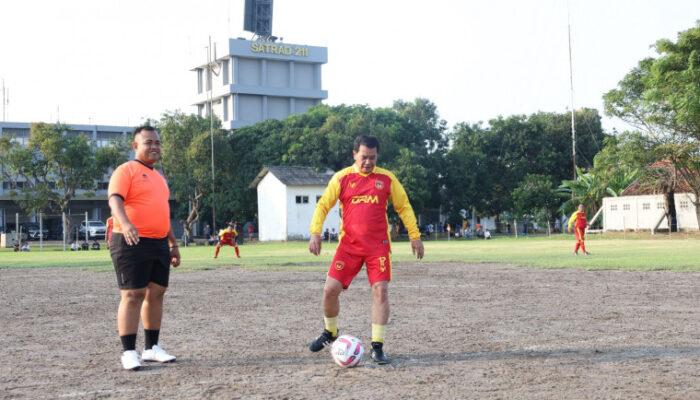 Bupati Maesyal Rasyid Ajak Masyarakat Jaga Sportivitas dan Kebersamaan di Lapangan Hijau