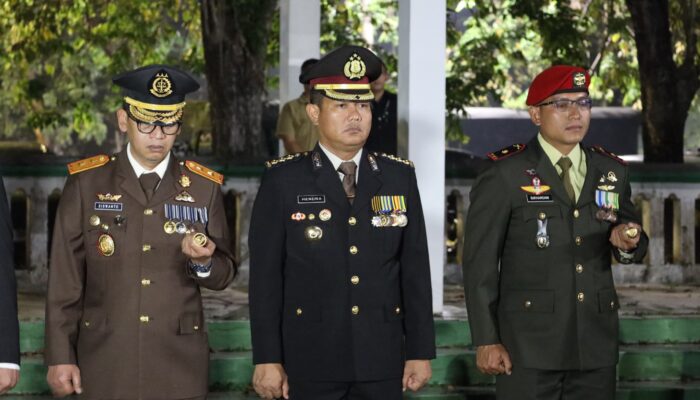 Polda Banten Ikuti Apel Kehormatan dan Renungan Suci di TMP Ciceri Serang