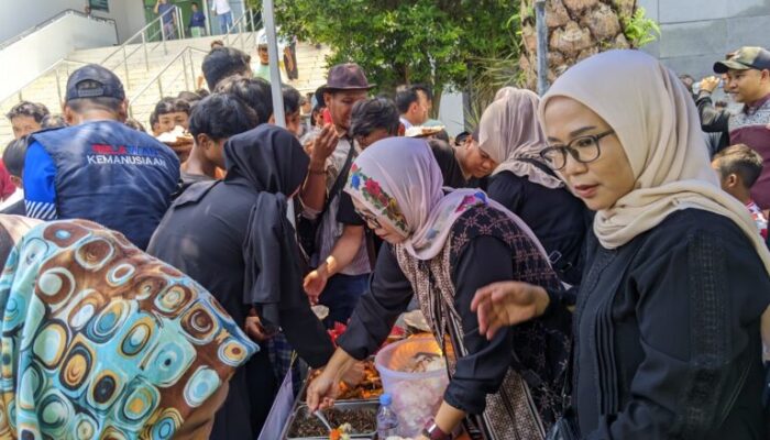 Sahabat Alif dan KSSB Tebar Kebaikan Lewat Jumat Berkah di Rangkasbitung