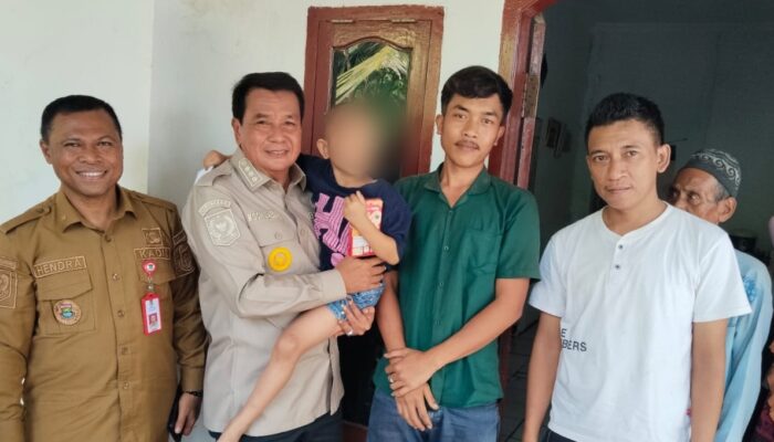 Bupati Tangerang Jenguk Anak Penderita Kanker Mata di Kronjo