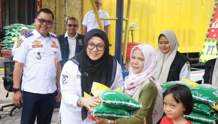 Wabup Intan Apresiasi Bazar Beras Murah Dishub Kabupaten Tangerang di Harhubnas 2025