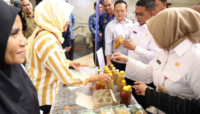 Gubernur Andra Soni Borong Produk UMKM Lokal di Tangsel
