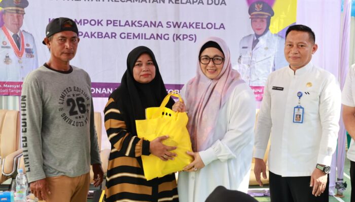 Wabup Intan Nurul Hikmah Serahkan 10 Rumah Hasil Program RTLH di Kelapa Dua
