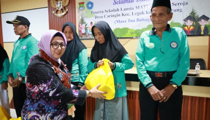 Wabup Intan Dukung Program Sekolah Lansia Matuga di Desa Caringin: Masa Tua Harus Tetap Bahagia dan Produktif
