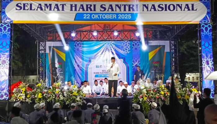 Bupati Maesyal Rasyid Ajak Santri Kosambi Jadi Cahaya Negeri