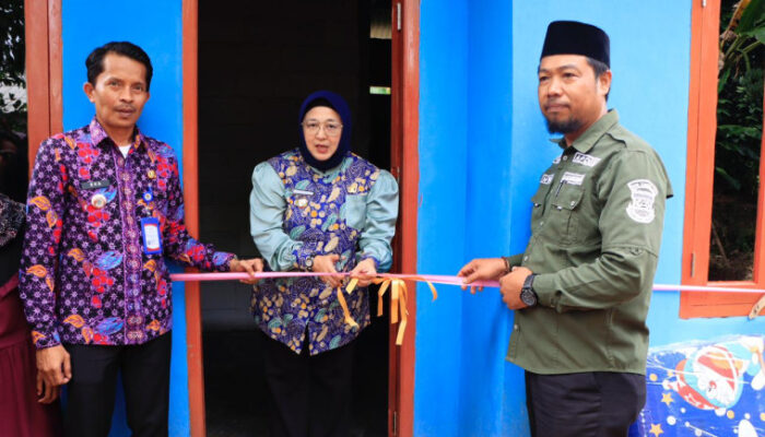 Senyum Haru Warga Kresek, Wabup Intan Resmikan Rumah Hasil Program RTLH