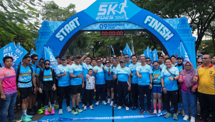 Gubernur Andra Soni Lepas Lomba Lari Ekbispar Banten 5K 2025