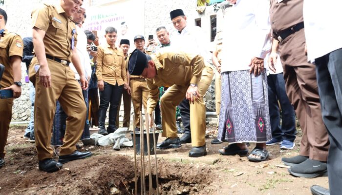 Maesyal Rasyid Letakkan Batu Pertama Aspontren 2025, Pembangunan Serentak di 18 Kecamatan