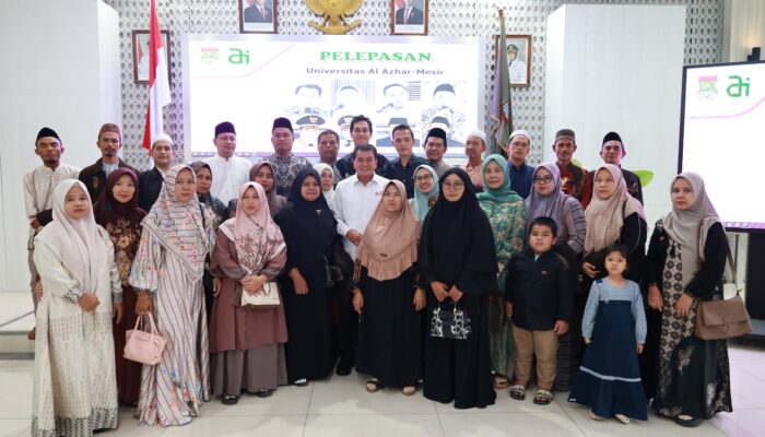 Bupati Tangerang Lepas 20 Penerima Beasiswa Tangerang Gemilang ke Universitas Al-Azhar Mesir