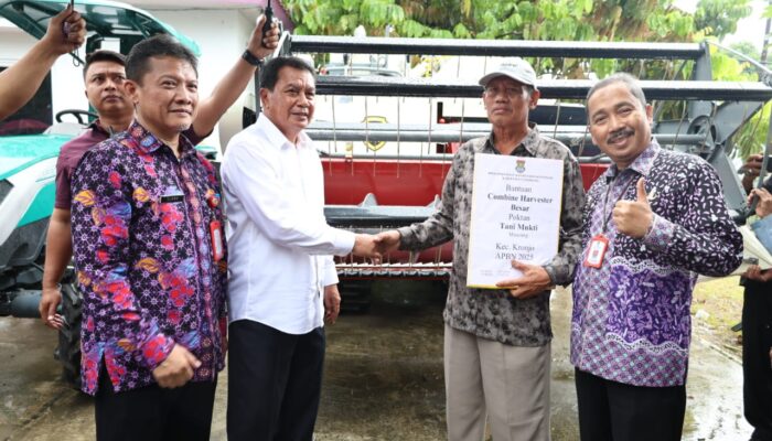 Bupati Tangerang Serahkan Alsintan, Perkuat Ketahanan Pangan dan Sejahterakan Petani