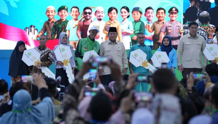 Kapolda Banten Dampingi Presiden Prabowo Pimpin Akad Massal 50 Ribu KPR Sejahtera FLPP di Serang